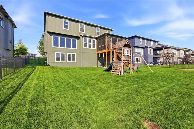 3008 SW Arboridge Drive, Lee's Summit, MO 64082