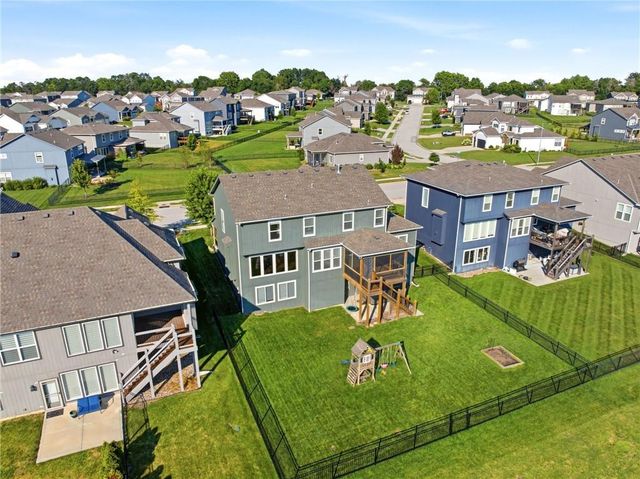 3008 SW Arboridge Drive, Lee's Summit, MO 64082