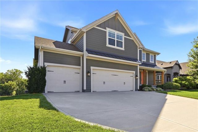3008 SW Arboridge Drive, Lee's Summit, MO 64082
