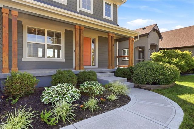 3008 SW Arboridge Drive, Lee's Summit, MO 64082