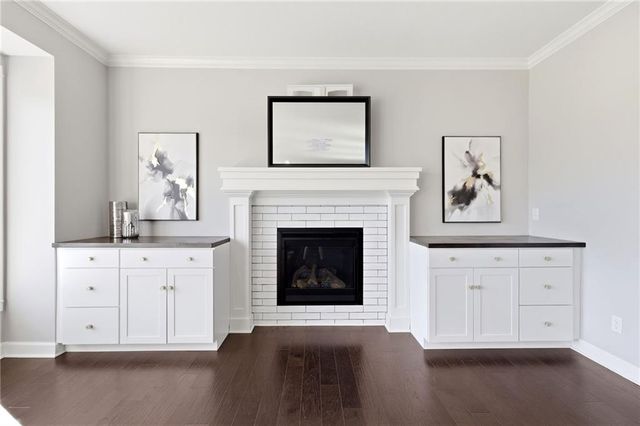 3008 SW Arboridge Drive, Lee's Summit, MO 64082
