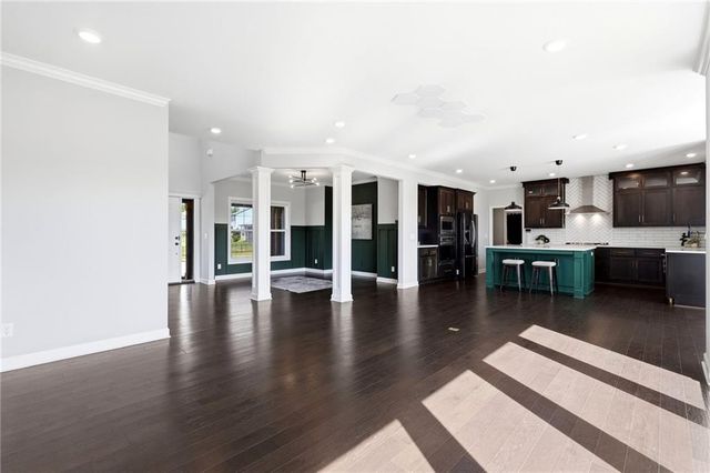 3008 SW Arboridge Drive, Lee's Summit, MO 64082
