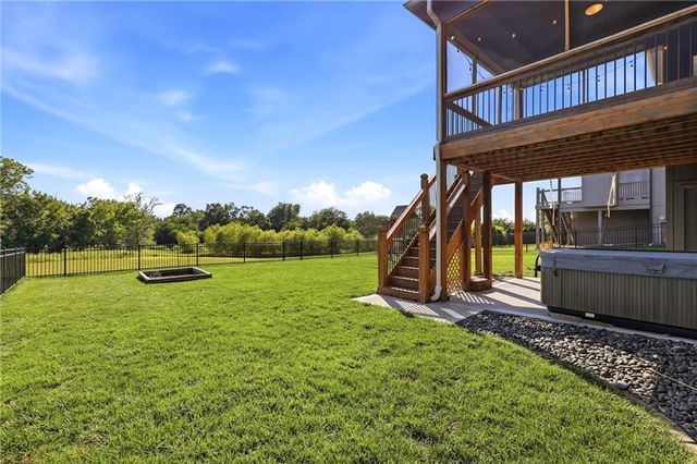 3008 SW Arboridge Drive, Lee's Summit, MO 64082