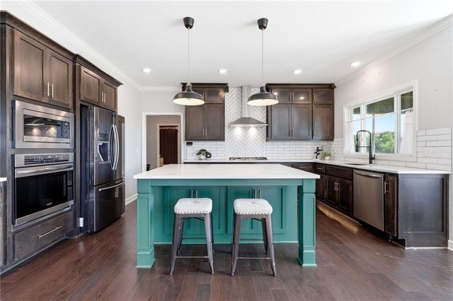 3008 SW Arboridge Drive, Lee's Summit, MO 64082