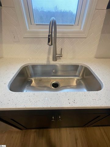 1 Halsey Street, Central, SC 29630