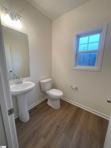 1 Halsey Street, Central, SC 29630