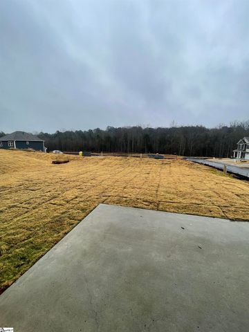 1 Halsey Street, Central, SC 29630