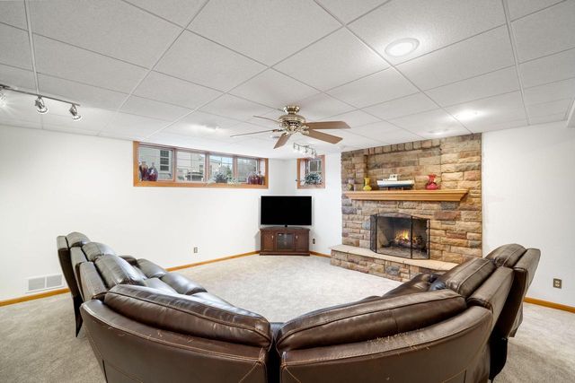 2840 Norman DRIVE, Brookfield, WI 53045