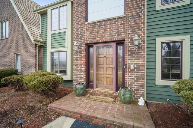 2840 Norman DRIVE, Brookfield, WI 53045
