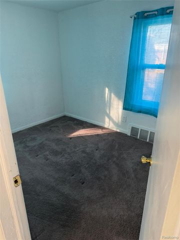 7825 Saint Marys Street, Detroit, MI 48228