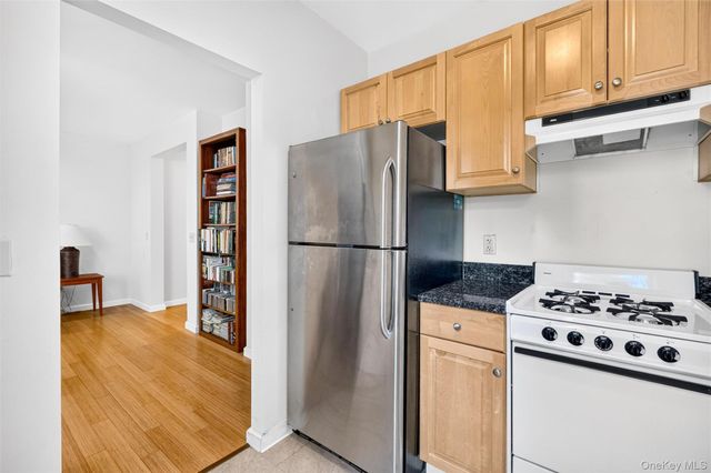 85 Bronx River Road 4A, Yonkers, NY 10704