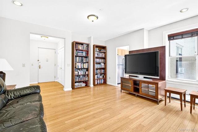85 Bronx River Road 4A, Yonkers, NY 10704