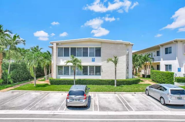 1045 94th St 1, Bay Harbor Islands, FL 33154