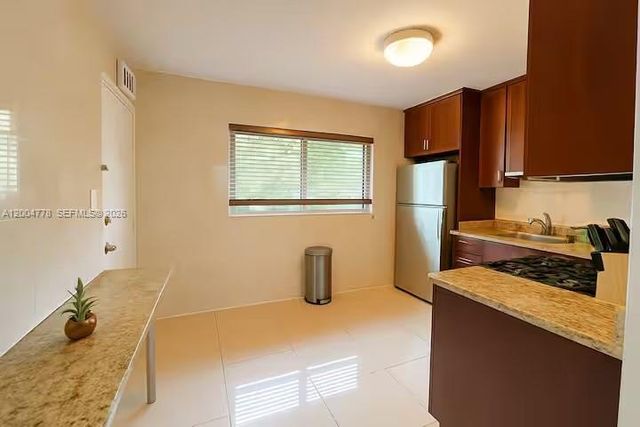 1045 94th St 1, Bay Harbor Islands, FL 33154