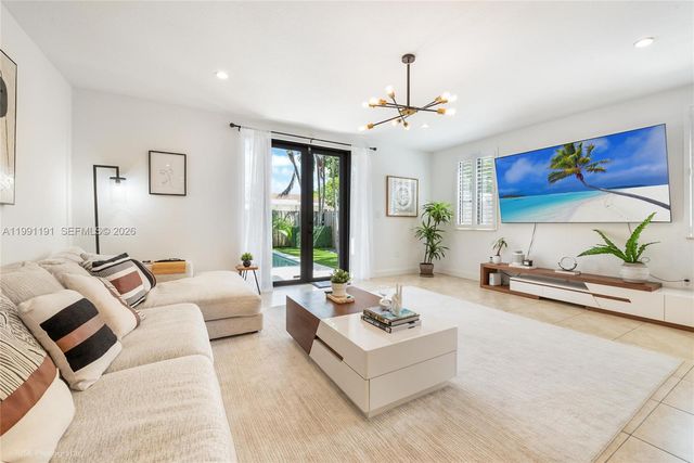 3421 SW 13th Ter 3421, Miami, FL 33145