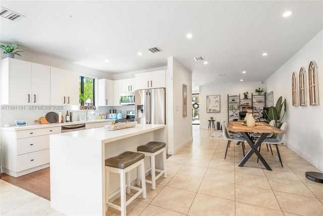 3421 SW 13th Ter 3421, Miami, FL 33145