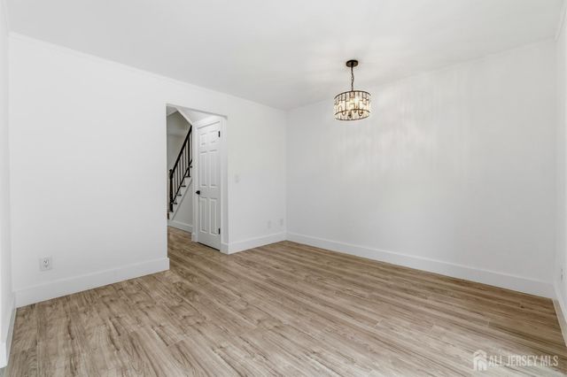 39 Davids Court, South Brunswick, NJ 08810