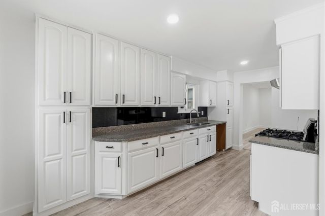 39 Davids Court, South Brunswick, NJ 08810
