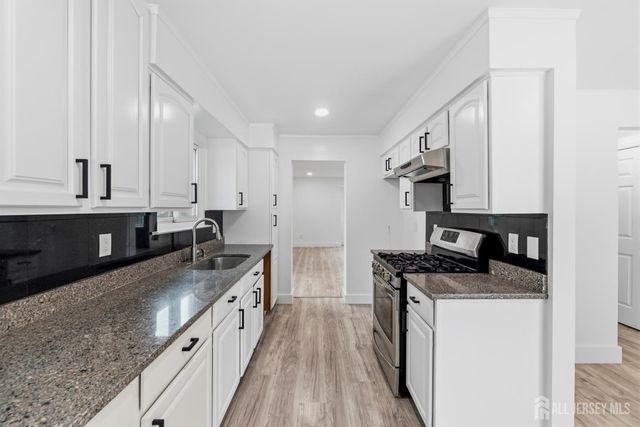39 Davids Court, South Brunswick, NJ 08810