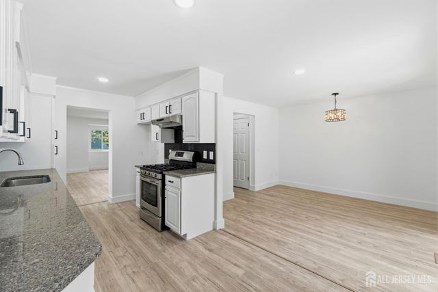 39 Davids Court, South Brunswick, NJ 08810