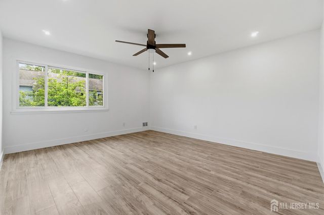 39 Davids Court, South Brunswick, NJ 08810
