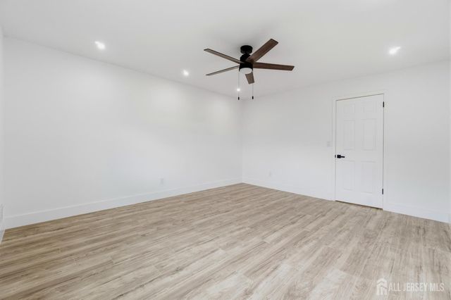 39 Davids Court, South Brunswick, NJ 08810