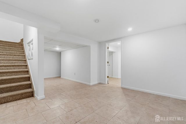 39 Davids Court, South Brunswick, NJ 08810