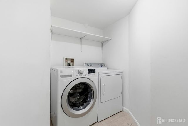 39 Davids Court, South Brunswick, NJ 08810