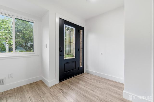 39 Davids Court, South Brunswick, NJ 08810