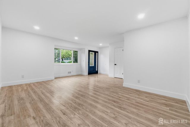 39 Davids Court, South Brunswick, NJ 08810