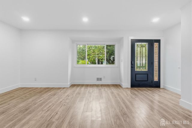 39 Davids Court, South Brunswick, NJ 08810