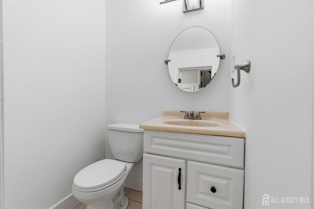 39 Davids Court, South Brunswick, NJ 08810