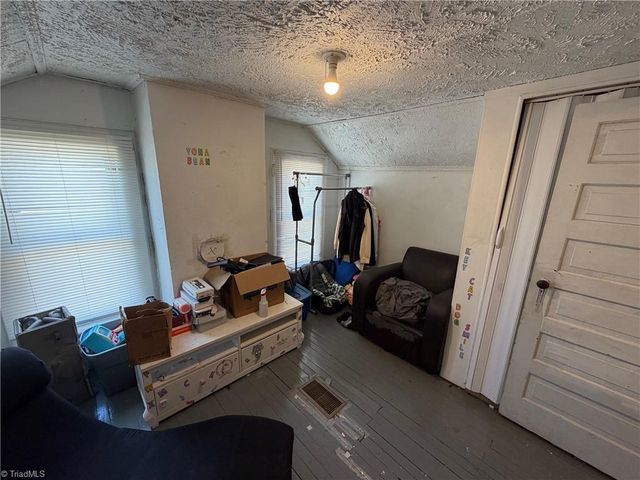 705 S Ohenry Boulevard, Greensboro, NC 27401