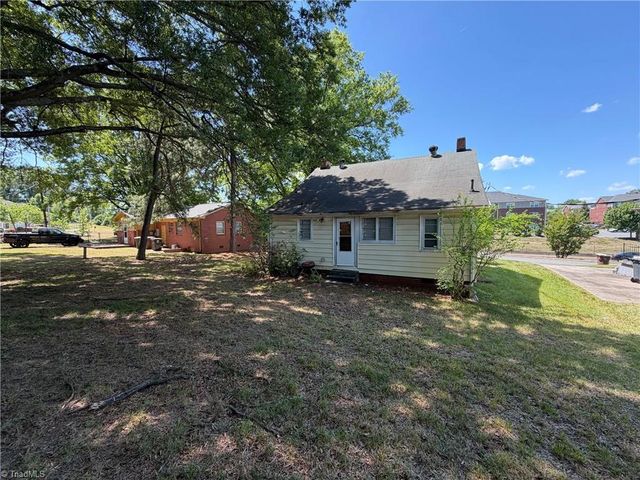 705 S Ohenry Boulevard, Greensboro, NC 27401