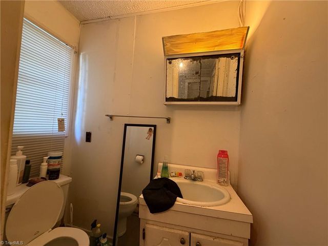 705 S Ohenry Boulevard, Greensboro, NC 27401