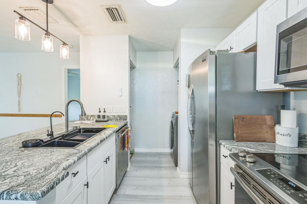 6537 SE Federal Highway 202, Stuart, FL 34997