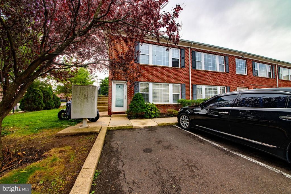 9228-38 BLUE GRASS RD #2, PHILADELPHIA, PA 19114 — exterior