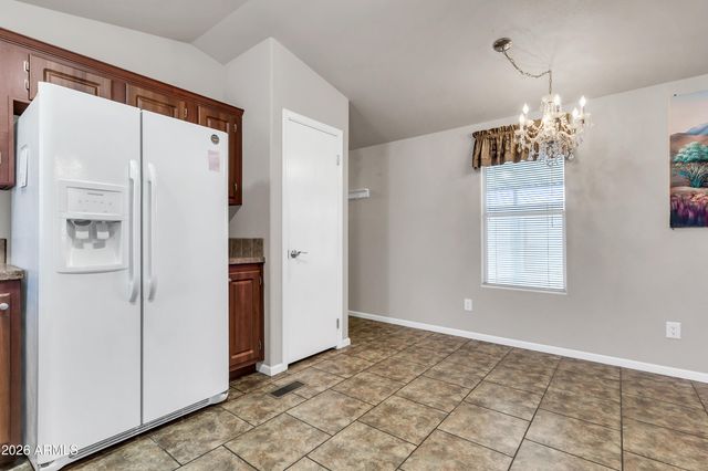 652 S Ellsworth Road 16, Mesa, AZ 85208