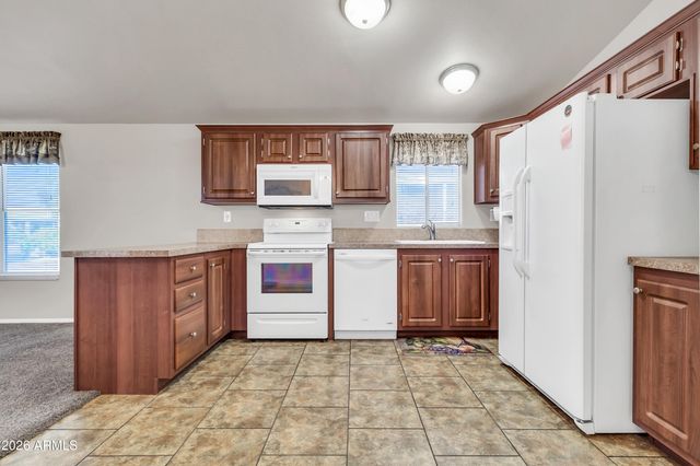 652 S Ellsworth Road 16, Mesa, AZ 85208