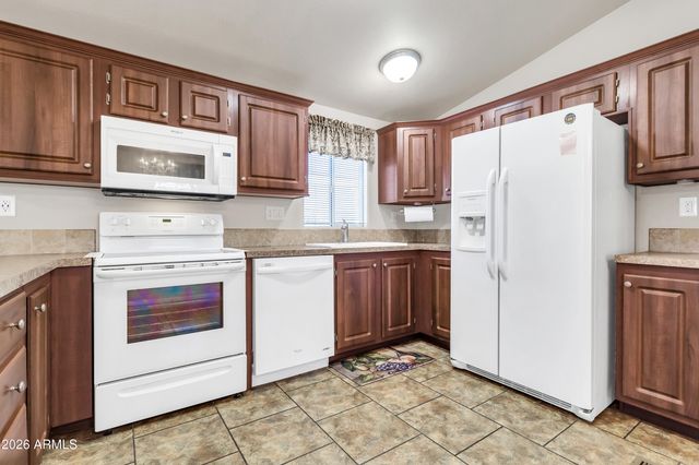 652 S Ellsworth Road 16, Mesa, AZ 85208