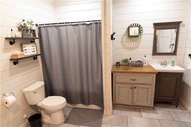 32184 E 237th Street, Ridgeway, MO 64481