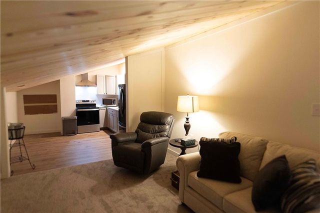 32184 E 237th Street, Ridgeway, MO 64481