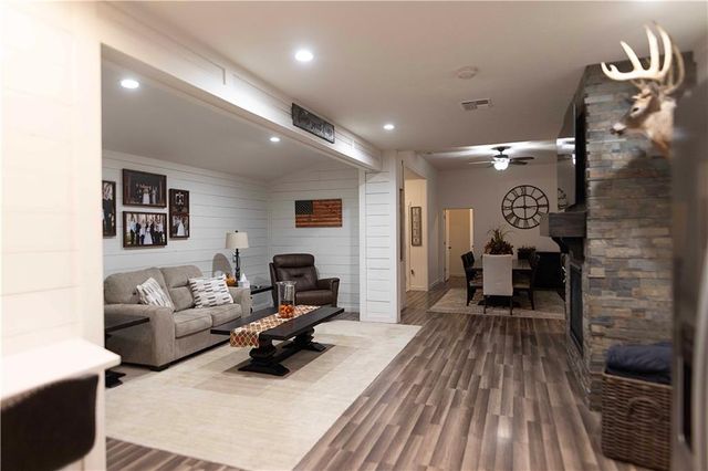 32184 E 237th Street, Ridgeway, MO 64481