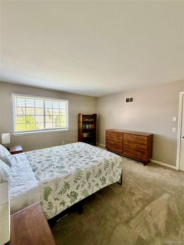 26728 Ashton Drive, Woodhaven, MI 48183