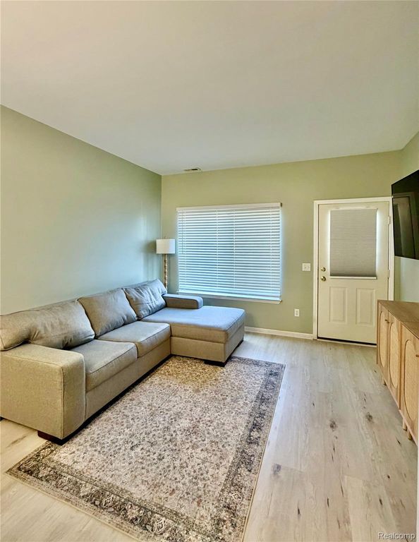 26728 Ashton Drive, Woodhaven, MI 48183