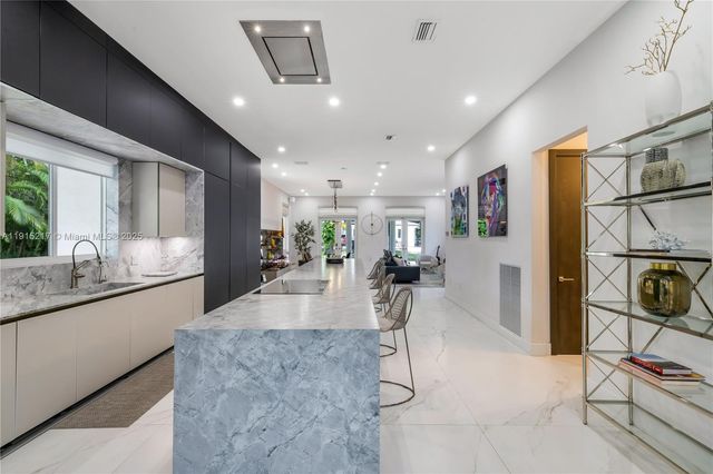 8941 SW 65th Ct 8941, Pinecrest, FL 33156