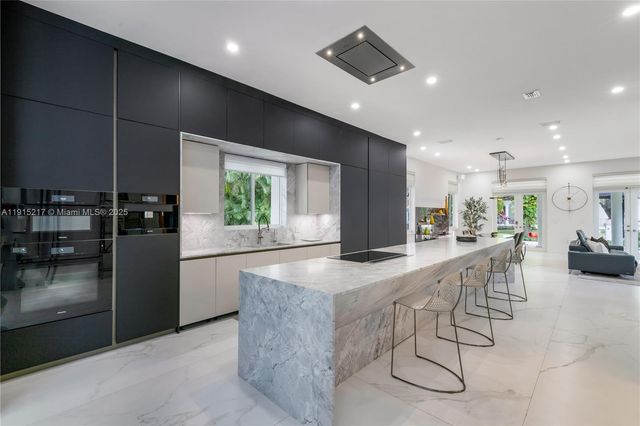 8941 SW 65th Ct 8941, Pinecrest, FL 33156