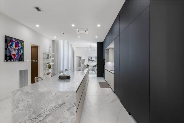 8941 SW 65th Ct 8941, Pinecrest, FL 33156