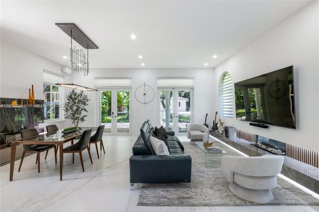 8941 SW 65th Ct 8941, Pinecrest, FL 33156