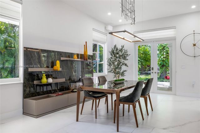 8941 SW 65th Ct 8941, Pinecrest, FL 33156